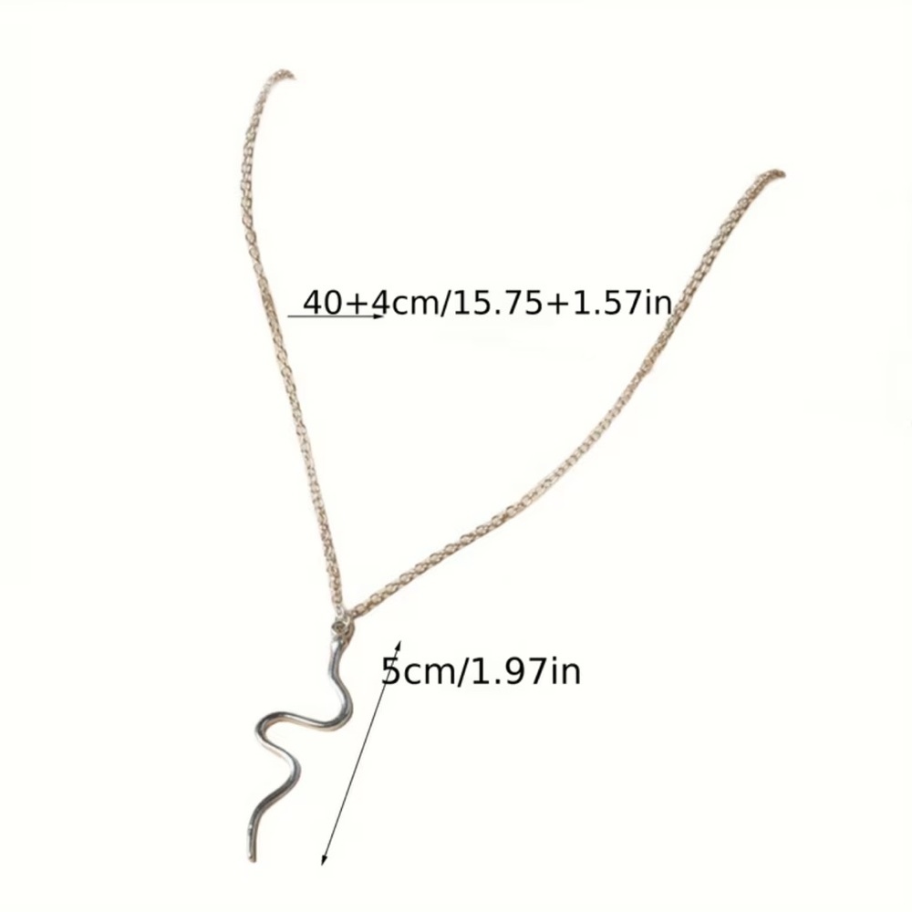 NEW Elegant Gold Snake Pendant Necklace. 🐍 Holiday Gift. Birthday Gift 🎁 - Picture 2 of 4